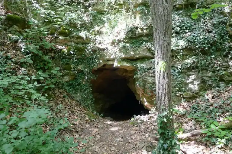 Les grottes de Pierre-la-Treiche